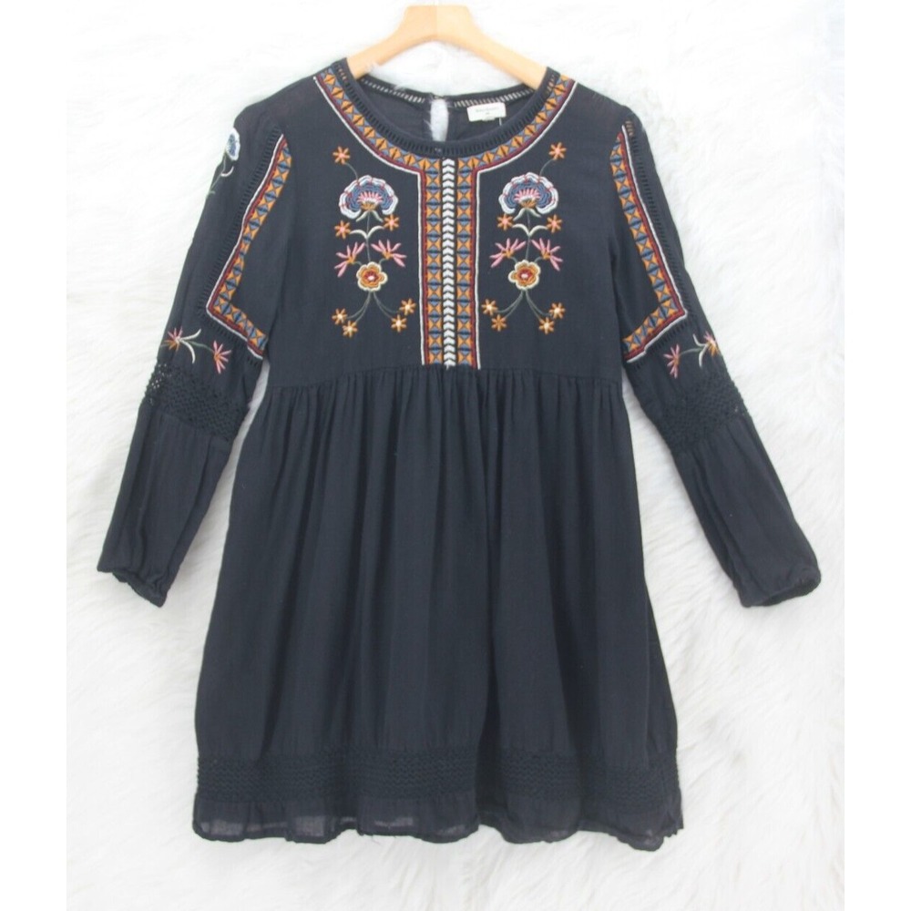 World Market Dress Size S/M Black Embroidered Long Sleeve Boho Short Pockets 547